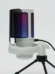 Белый конденсаторный студийный USB-микрофон для записи голоса