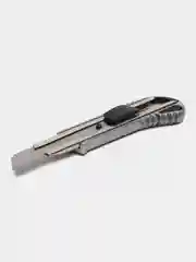 Нож со сменным лезвием  18мм, алюминиевый корпус, кнопка Easy Slider