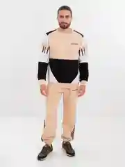 Бежевый спортивный костюм