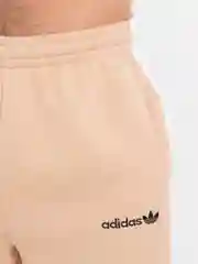 Бежевый спортивный костюм