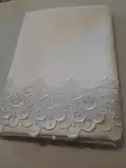 Белый скатерть на круглый праздничный и кухонный столы с кружевами по периметру,Размер - 150/150