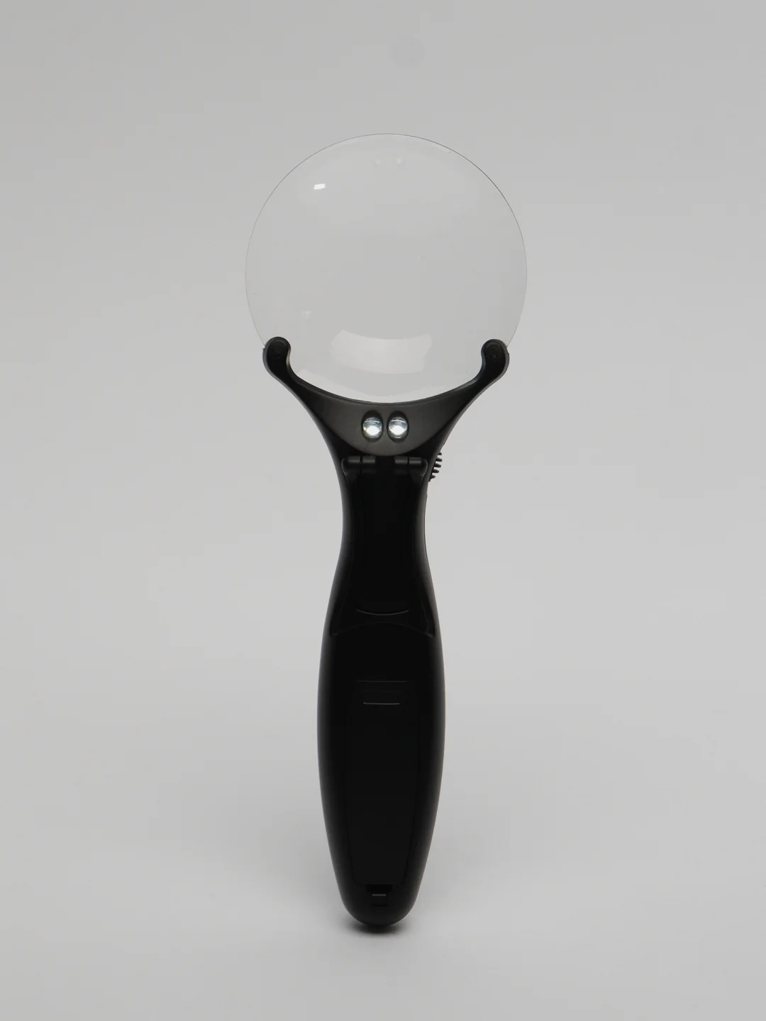 Лупа ручная круглая 3/6х-90мм для чтения с подсветкой (2 LED, черно-белая)