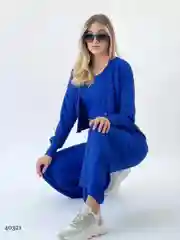 Синий костюм тройка трикотажный