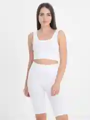 Белый спортивный женский костюм: шорты и топ