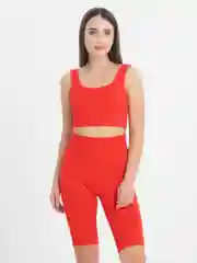 Алый спортивный женский костюм: шорты и топ