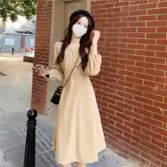 Бежевый платье женское