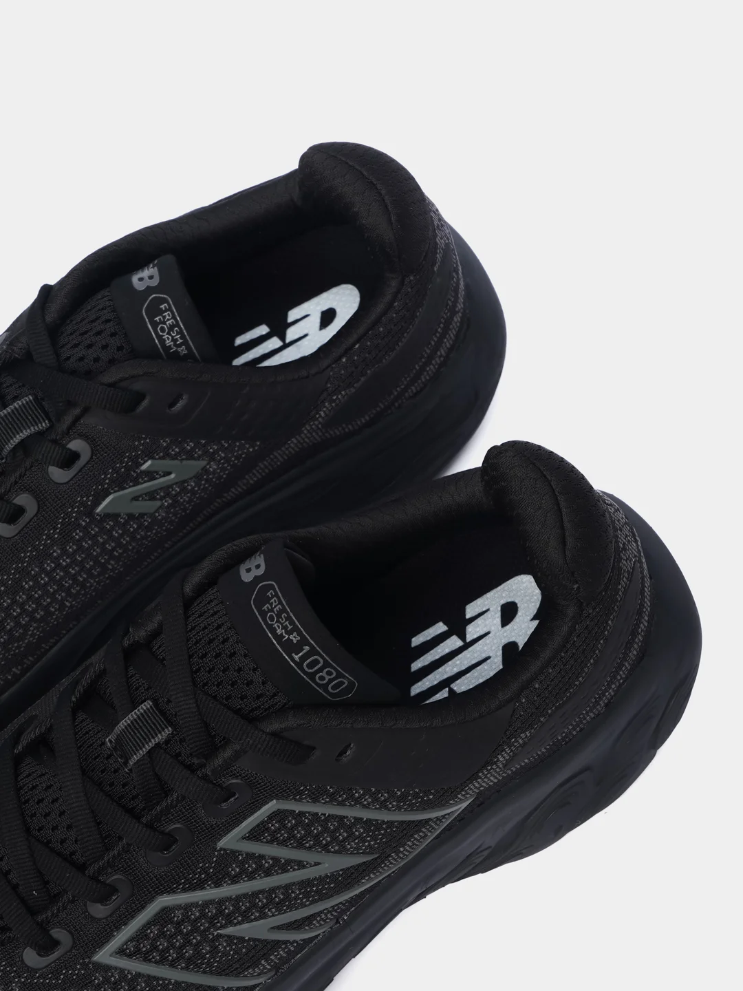 Серый кроссовки мужские с логотипом New Balance 1080