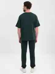 Зеленый мужской костюм оверсайз: штаны и футболка