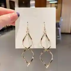 Серьги вечерние золотистого цвета. Квадратные, круглые, витые (спираль)