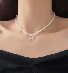 Серебряный цепочка на шею из бусин с кулоном "бабочка"