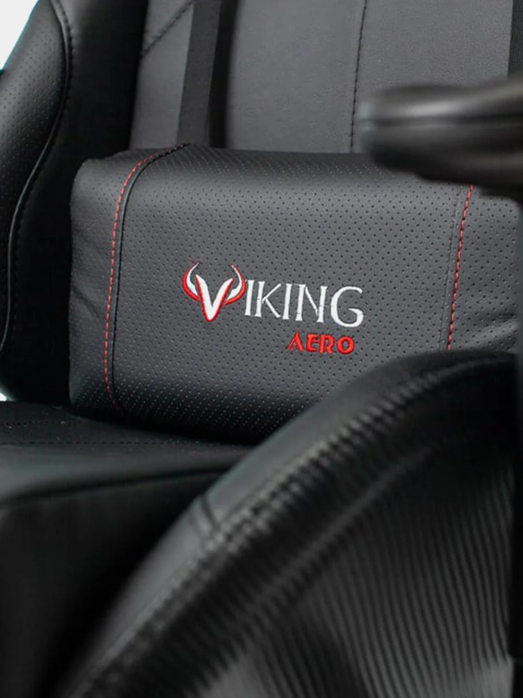 Черный компьютерное игровое геймерское кресло Zombie  VIKING 5 AERO