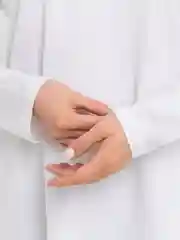 Светло-жёлтый лонгслив женский, с разрезом