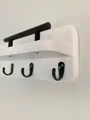 Белый ключница с полкой, на стену