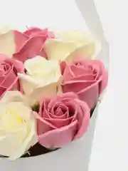 Конфетный подарочный букет из 11 мыльных роз в коробке, в 4 разных цветовых оформлениях
