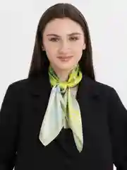 Багровый платок шелковый на голову и шею