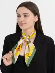 Желтый платок шелковый на голову и шею