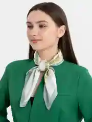 Лесной зеленый платок шелковый на голову и шею
