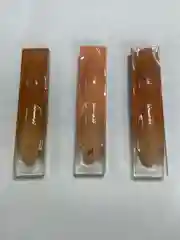 Бежевый меланж консилер Kiss Beauty