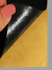 Черный заплатка клеевая из кожзаменителя