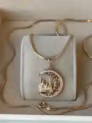 Белый подвеска мусульманская