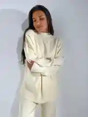 Костюм женский, теплый, вязаный