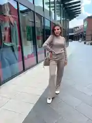 Костюм женский, вязаный, силуэтный