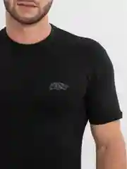 Белый футболка