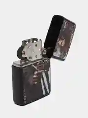 Алый зажигалка классическая, бензиновая