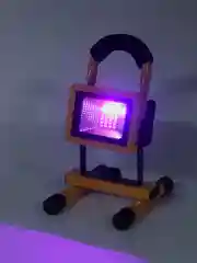 Желтый прожектор светодиодный аккумуляторный переносной 100W