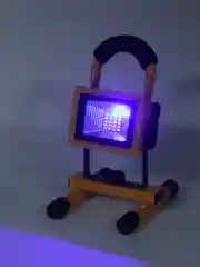 Желтый прожектор светодиодный аккумуляторный переносной 100W