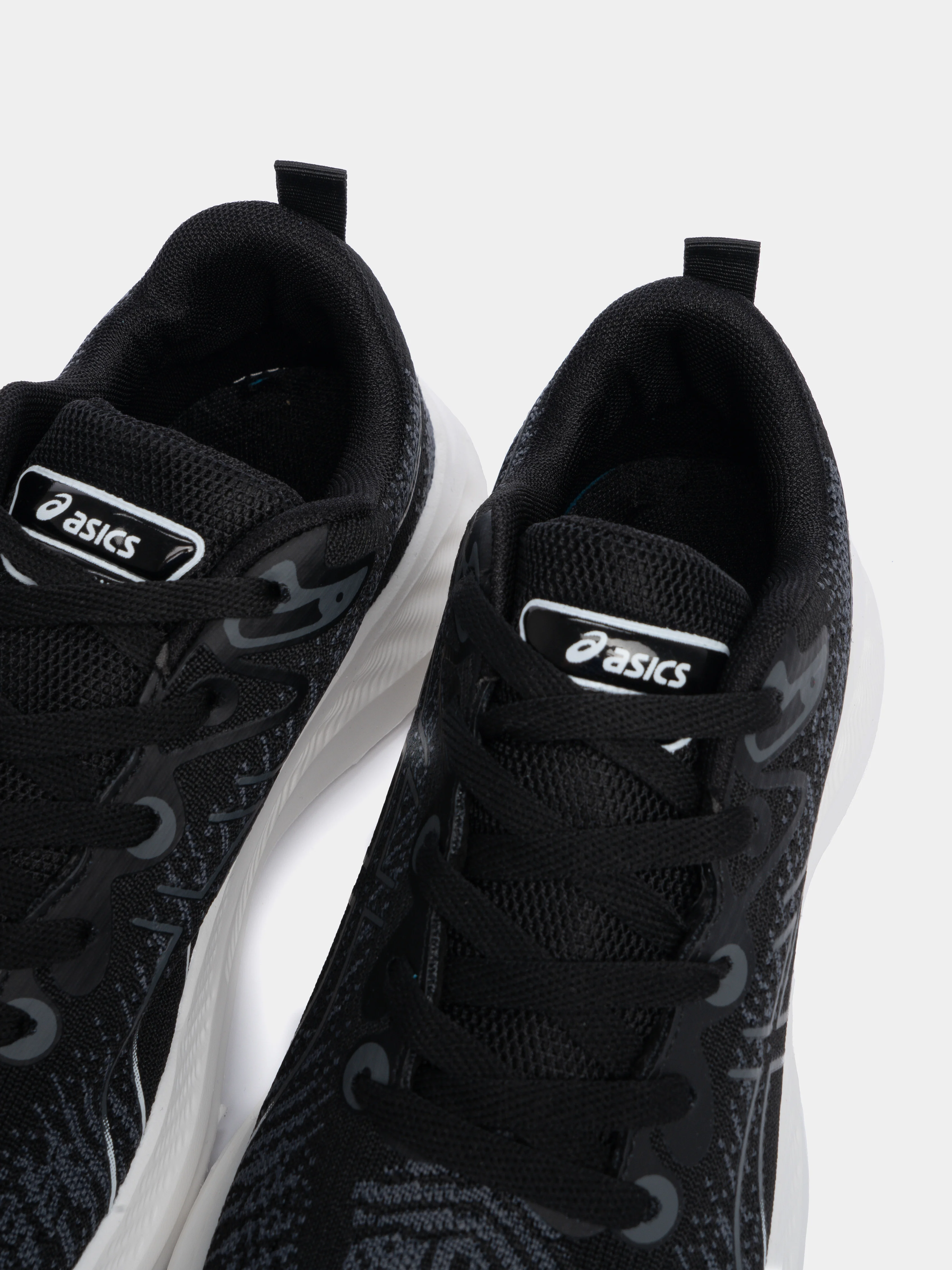 Черный кроссовки мужские с логотипом Asics
