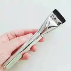 Кисть для тонального крема и масок