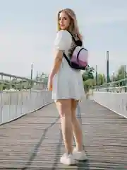 Конфетный мини рюкзак женский на лето с принтом