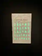 Слайдер дизайны ногтей пламя светятся в темноте
