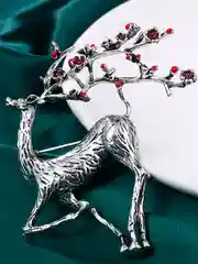 Брошь "Олень"