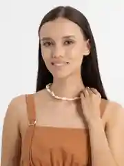 Белый чокер с ракушками