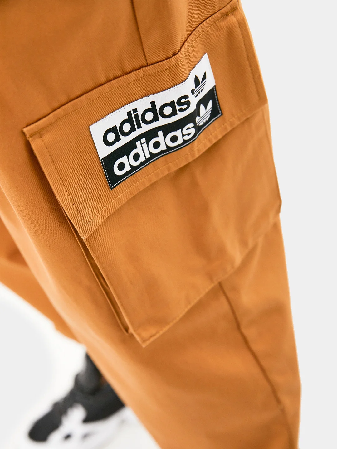 Коричневый adidas Originals женские брюки TRACK PANT GD3040 спортивные повседневные карго штаны M