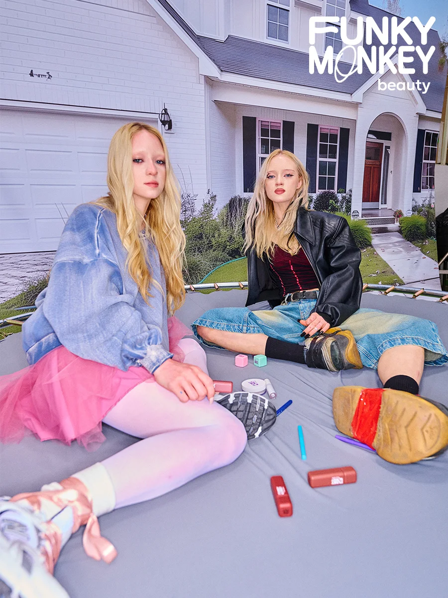 Помада - бальзам для губ Funky Monkey Balmy lipstick Тон 02 розовый нюд