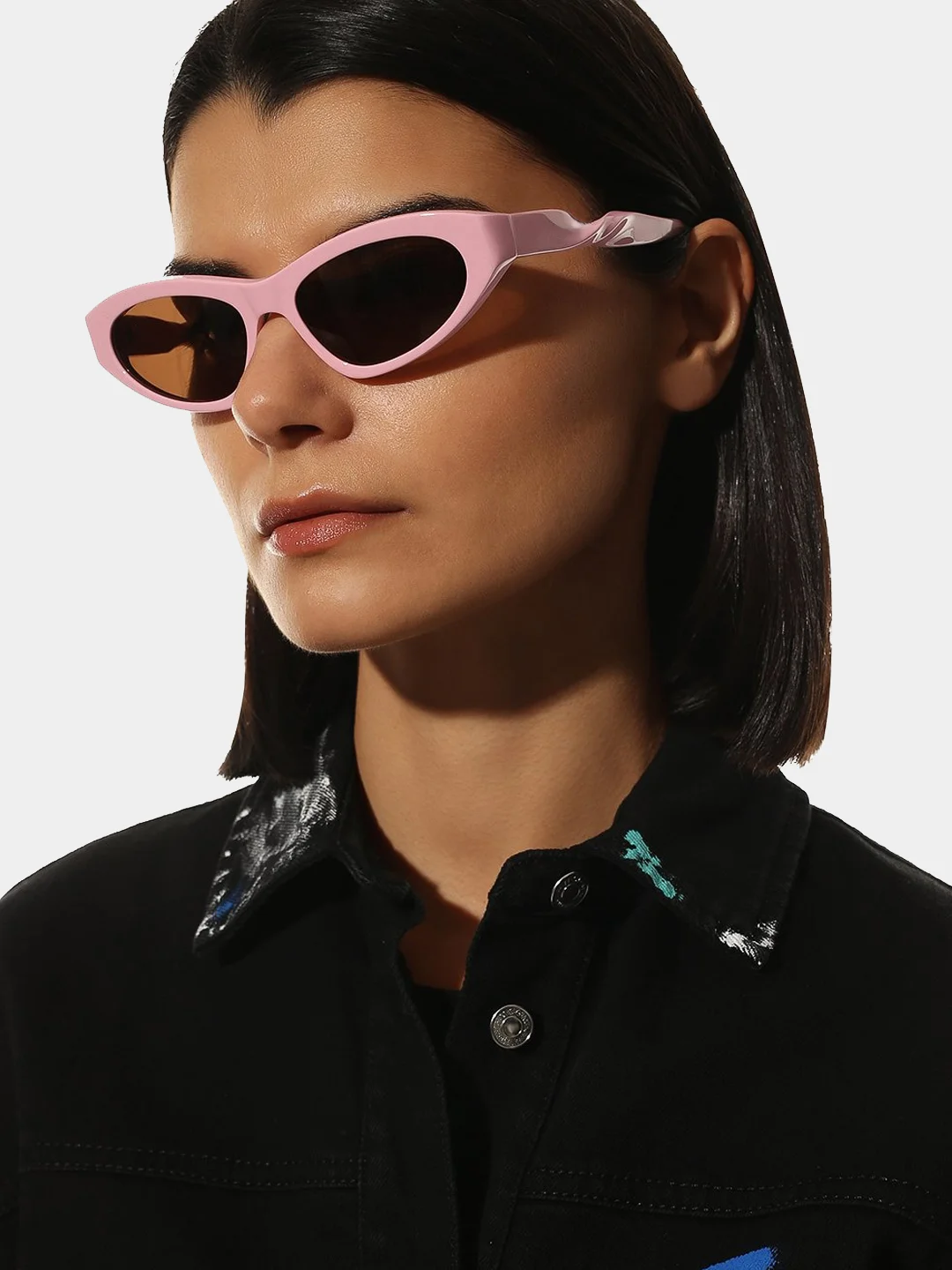 Черный солнцезащитные очки Eyewear Twist в оправе кошачий глаз Итальянского дизайна