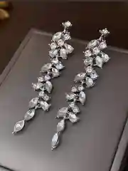 Серьги вечерние, сегьги подвески, длинные со стразами, нарядные
