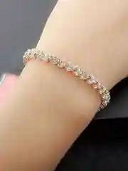 Розовый браслет женский на руку со стразами