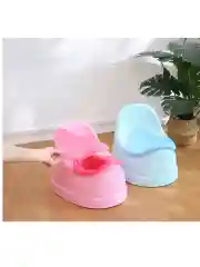 Розовый горшок детский