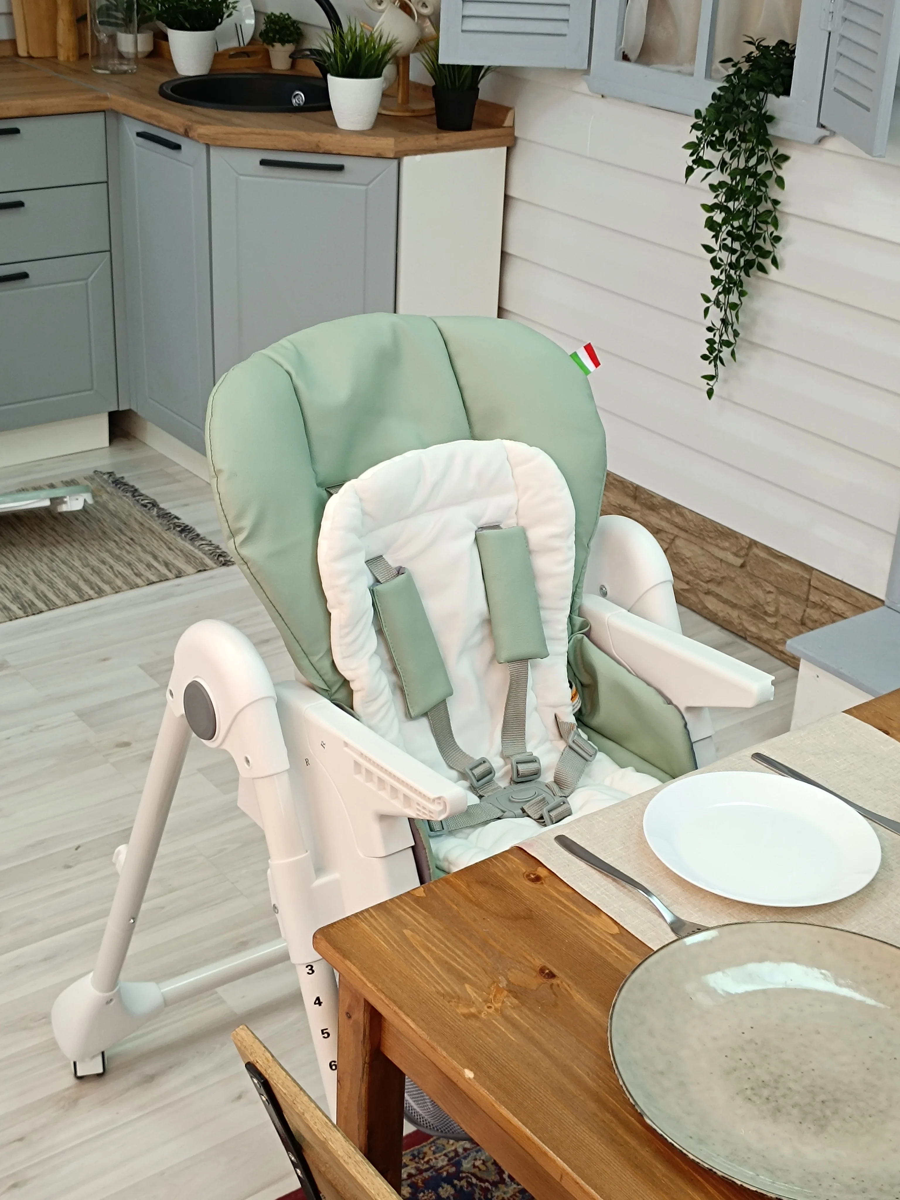 Детский стульчик для кормления BellaBaby B-003S зеленый