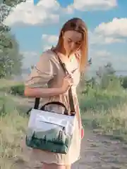 Хаки сумка-тоут женская, через плечо с принтом