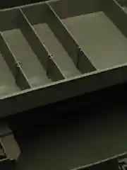 Ящик рыболовный однополочный, зеленый, с подъемной полкой