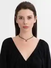 Красный чокер на шею с кулоном женский