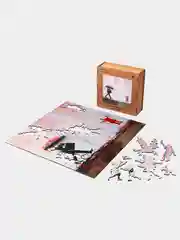 Деревянный фигурный пазл Active Puzzles "Цветной дождь. Бэнкси", 40х40 см, 450 деталей