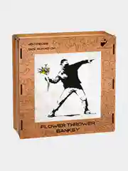 Деревянный фигурный пазл Active Puzzles "Метатель цветов. Бэнкси", 40х40 см, 450 деталей