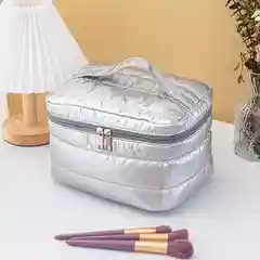Розовый косметичка