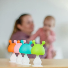 Прорезыватель для зубов Грибочек с держателем, в футляре от ROXY-KIDS